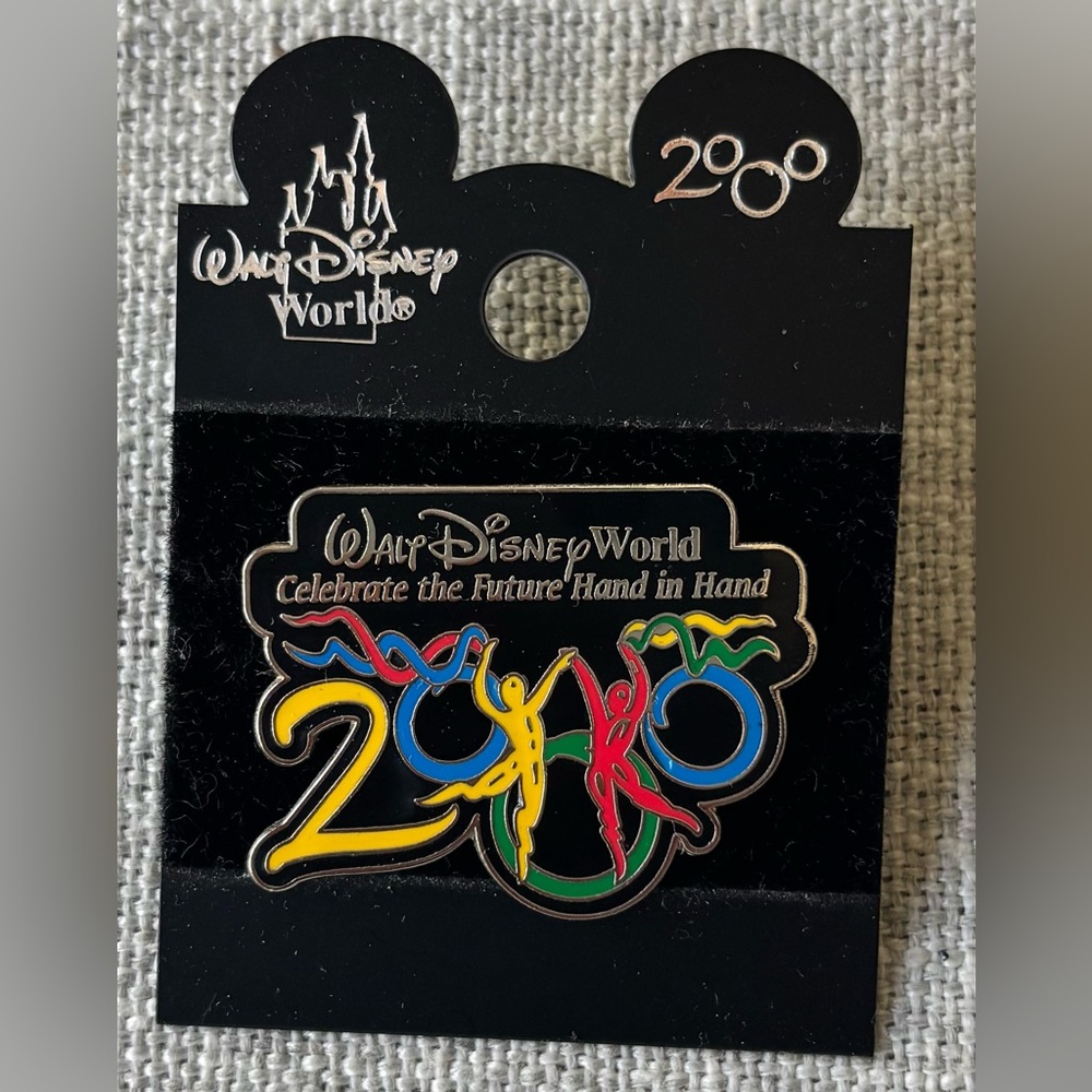 Disney 2000 - Celebrate The Future Hand in Hand Pin